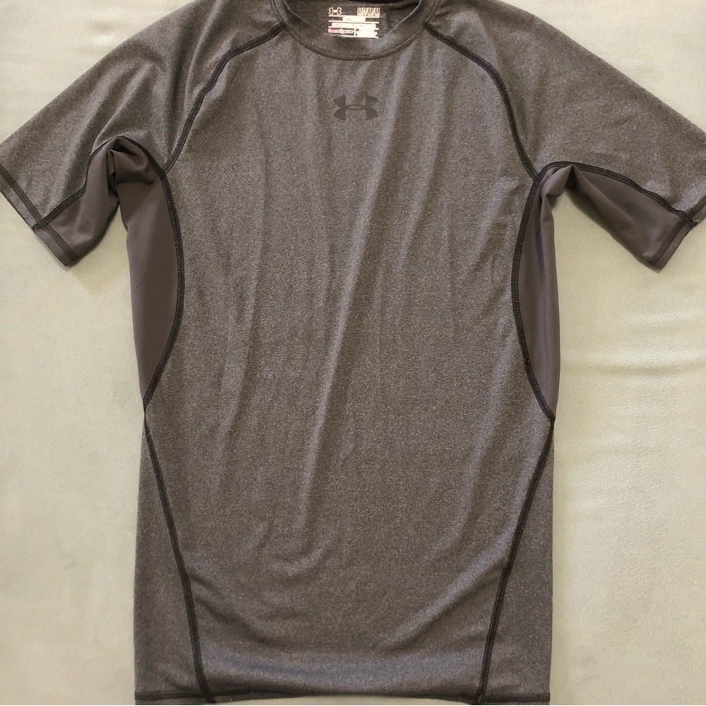💥Men’s Medium Under Armour Tee
